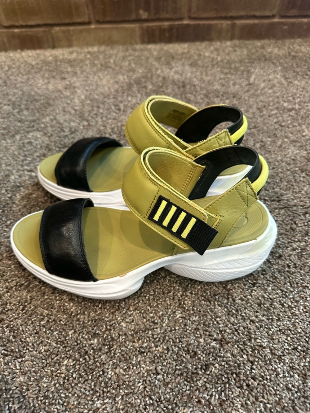 Sorel Kinetic Impact YStrap High Sandal Chartreuse Black Size 7.5 Sport Gorpcore - Picture 3 of 6